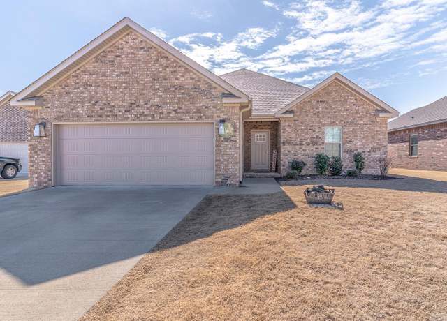 Property at 4813 Edgemont Dr, Jonesboro, AR 72405, 3 beds, 2 baths