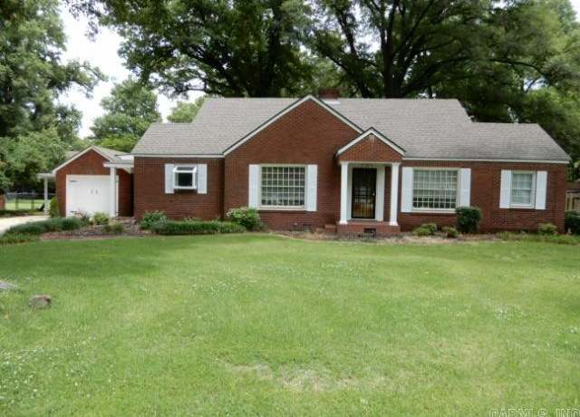 Property at 1304 N 6th, Blytheville, AR 72315, 2 beds, 3 baths