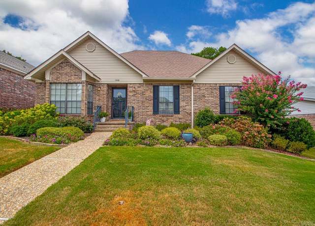 Property at 1308 Gleneagles Ct, Little Rock, AR 72211, 3 beds, 2 baths