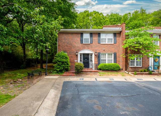 Property at 520 Cambridge Place Dr, Little Rock, AR 72227, 3 beds, 3 baths
