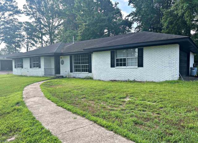 Property at 2701 Lynwood Dr, Arkadelphia, AR, 3 beds, 2 baths