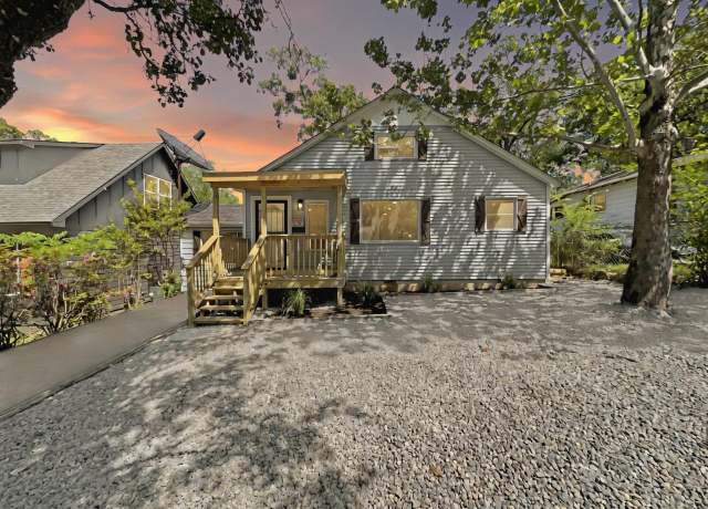 Property at 605 S Oak St, Little Rock, AR 72205, 3 beds, 3 baths