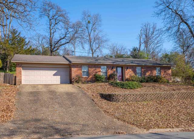 Property at 4700 Edgemere St, North Little Rock, AR 72116, 3 beds, 2 baths