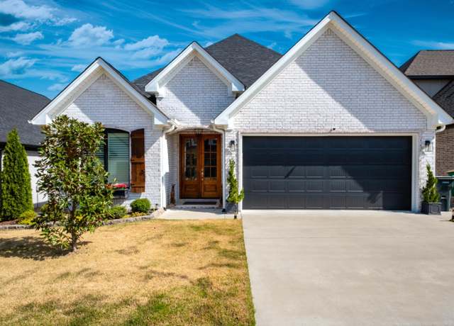 Property at 16 Fletcher Ridge Cir, Little Rock, AR 72223, 3 beds, 3 baths