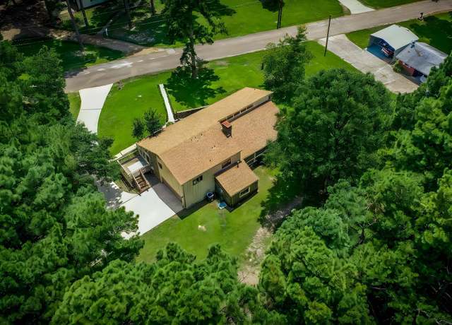 Property at 1520 Pine Dr, Ashdown, AR 71822, 3 beds, 2.5 baths