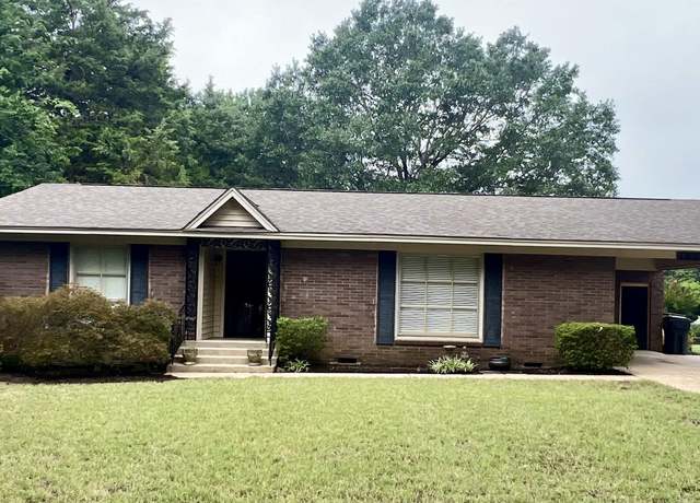 Property at 1823 James St, Jonesboro, AR 72401, 2 beds, 2 baths