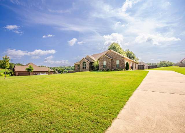 Property at 10 Sablewood Dr, Greenbrier, AR, 4 beds, 2.5 baths