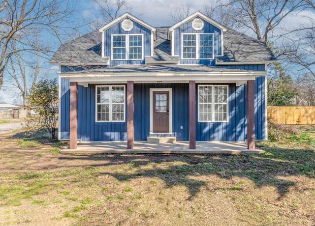 Property at 1310 W Arch Ave, Searcy, AR 72143, 3 beds, 2 baths