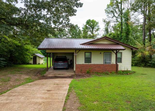 Property at 65 Oak St, Ash Flat, AR 72513, 2 beds, 1.5 baths