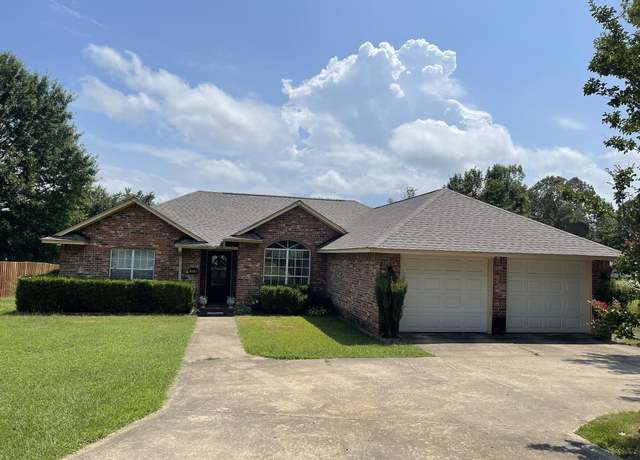 Property at 201 W Bullion, Mena, AR 71953, 3 beds, 2 baths