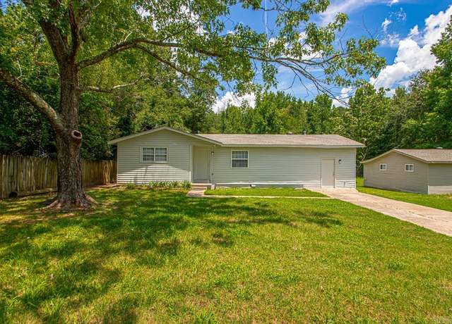 Property at 305 E Valentine Rd, Jacksonville, AR 72076, 3 beds, 1 bath