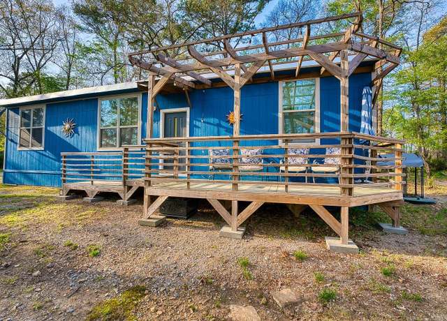 Property at 157 Circle H Dr, Hot Springs, AR 71913, 2 beds, 2 baths