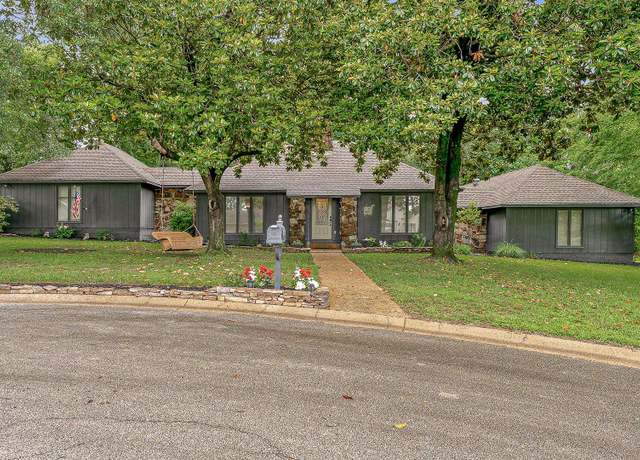 Property at 306 Cloverdale, Jonesboro, AR 72401, 4 beds, 2.5 baths
