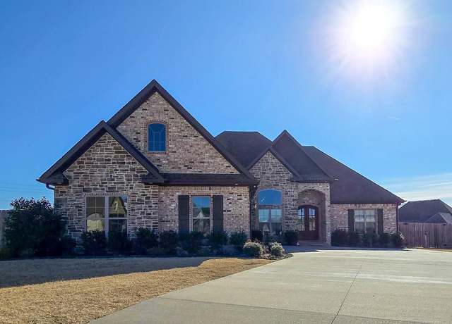 Property at 4816 Chesapeake Cv, Jonesboro, AR 72404, 4 beds, 3.5 baths