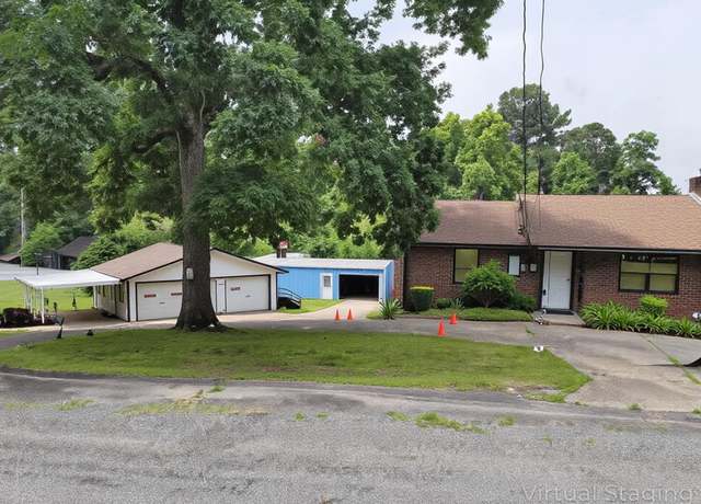 Property at 2820 Bonnie Ln, Little Rock, AR 72206, 4 beds, 3.5 baths