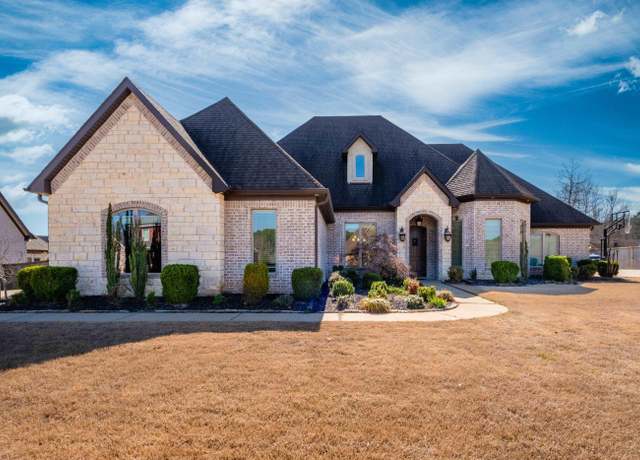 Property at 7011 Westshore Ave, Benton, AR 72019, 4 beds, 3.5 baths