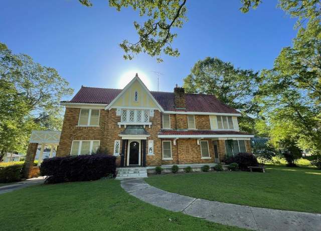 Property at 714 N Main St, Monticello, AR 71655, 5 beds, 3.5 baths