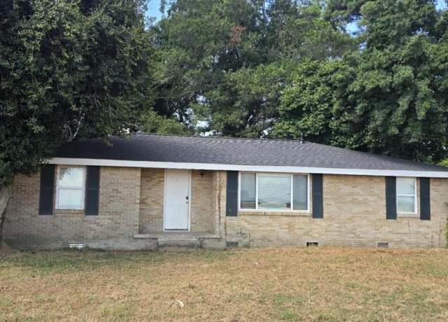 Property at 5802 Highway 31 S, Lonoke, AR 72086, 3 beds, 2 baths