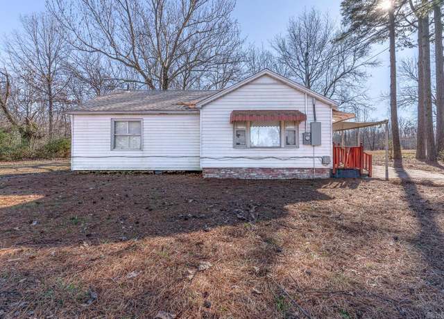 Property at 800 Warren St, Jonesboro, AR 72401, 3 beds, 1 bath