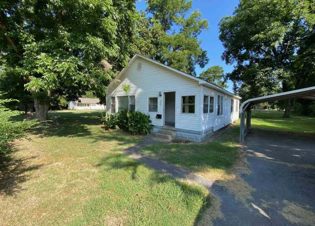 Property at 242 E Davis, Piggott, AR 72454, 3 beds, 1 bath