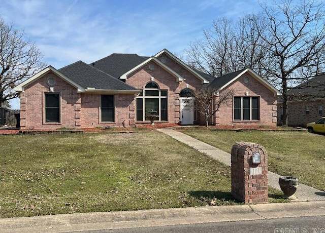 Property at 101 Doe Run Pl, Hot Springs, AR 71913, 4 beds, 2 baths