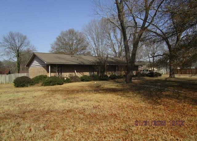 Property at 10 White Oak Dr, Cabot, AR, 3 beds, 2 baths