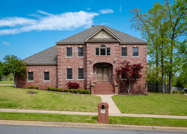 Property at 208 Sezanne Dr, Little Rock, AR 72223, 5 beds, 3.5 baths