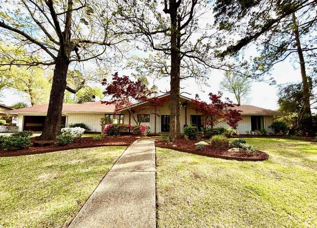 Property at 2011 W Elm St, El Dorado, AR, 4 beds, 5 baths