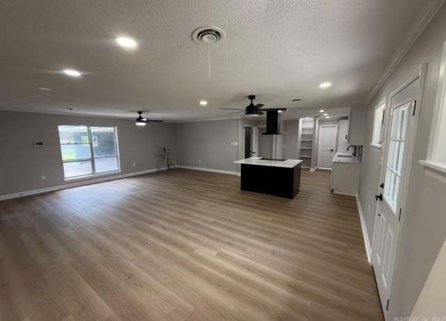 Property at 2302 Pine Hill Dr, Pine Bluff, AR 71603, 3 beds, 2 baths