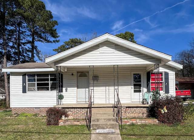 Property at 430 W Mill St, Malvern, AR 72104, 3 beds, 2 baths
