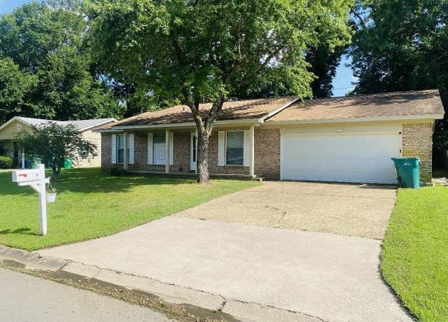 Property at 4 Brookway Ln, North Little Rock, AR 72120, 3 beds, 2 baths