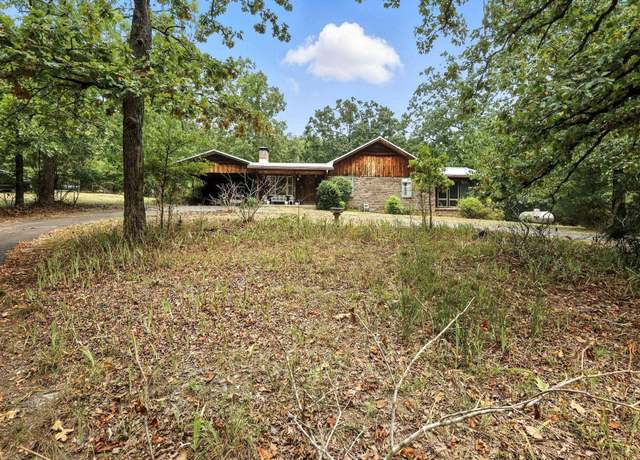 Property at 901 Cape St, Little Rock, AR 72223, 3 beds, 3 baths