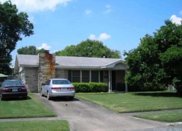 Property at 1805 Belmoor, Pine Bluff, AR 71601, 4 beds, 3 baths