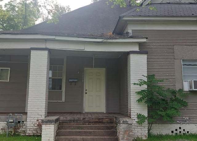 Property at 1901 S Cherry St, Pine Bluff, AR 71603, 3 beds, 1 bath