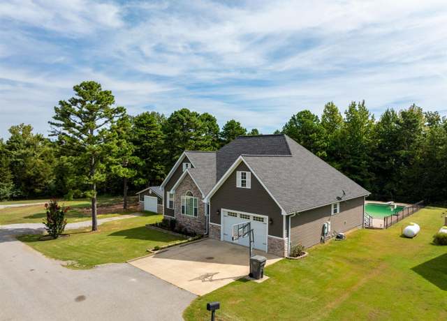 Property at 8 Joseph Ln, Cave City, AR 72521, 4 beds, 3 baths