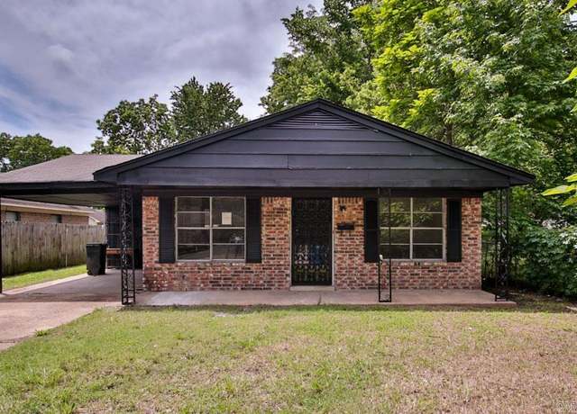 Property at 325 S 12th St, West Memphis, AR 72301, 4 beds, 1.5 baths