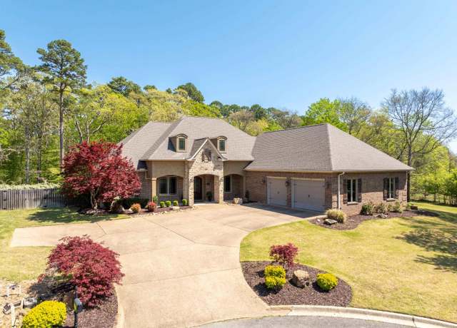 Property at 118 Glenmere Pl, Hot Springs, AR 71913, 3 beds, 2.5 baths