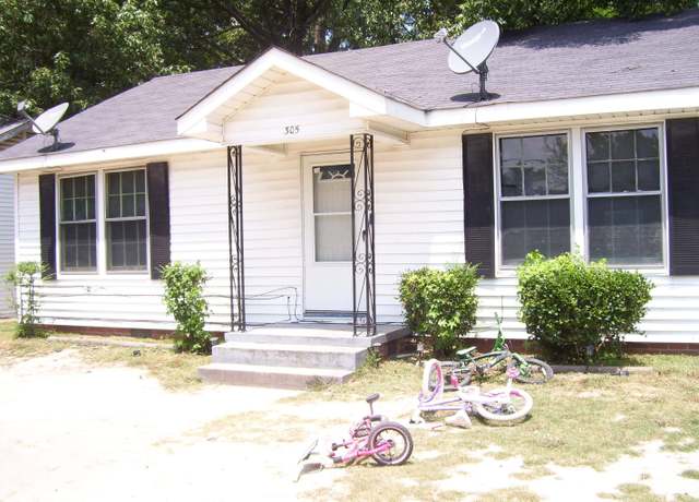 Property at 305 W 26th Ave, Pine Bluff, AR 71603, 3 beds, 1 bath