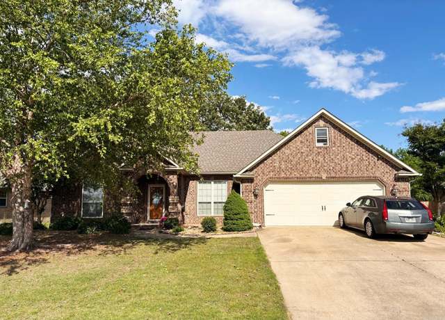Property at 4703 S 28th St, Paragould, AR 72450, 4 beds, 2 baths