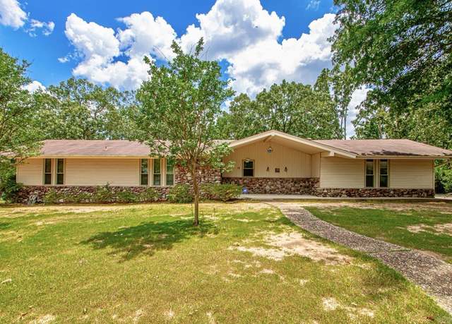 Property at 16 Ponca St, Sherwood, AR 72120, 3 beds, 2 baths