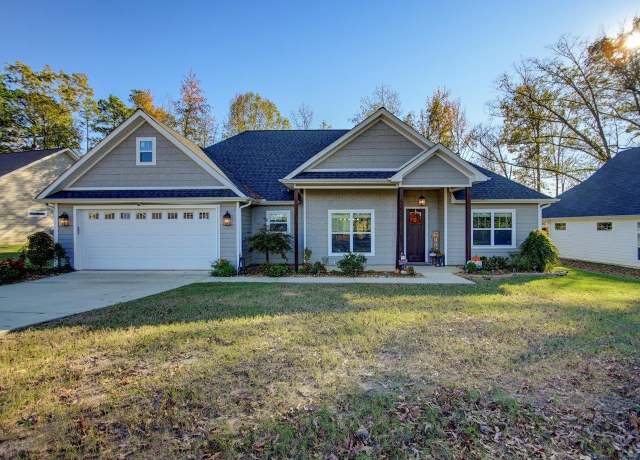 Property at 126 Luek Ln, Hot Springs, AR 71913, 3 beds, 2 baths
