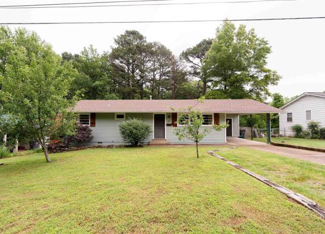 Property at 824 Sunnyhill St, Searcy, AR 72143, 3 beds, 2 baths