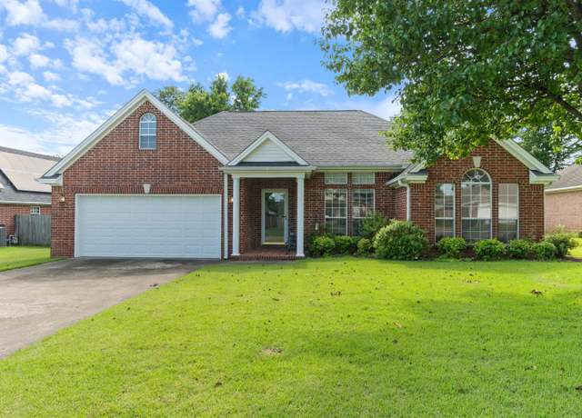 Property at 2315 Brittany Ln, Searcy, AR 72143, 4 beds, 2 baths
