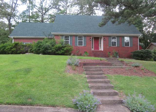 Property at 807 N Park Dr, Arkadelphia, AR, 3 beds, 2.5 baths