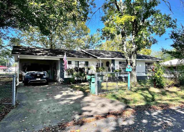 Property at 505 Pine St, Pangburn, AR 72121, 3 beds, 1.5 baths