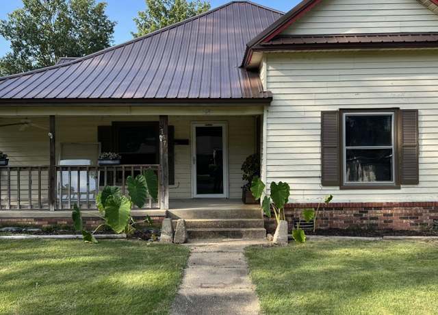 Property at 787 W Main St, Piggott, AR 72454, 2 beds, 2 baths
