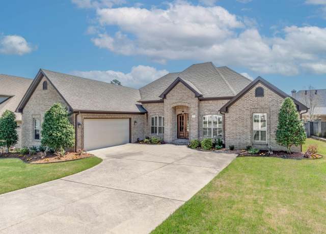 Property at 7 Miramar Ct, Little Rock, AR 72223, 3 beds, 2.5 baths