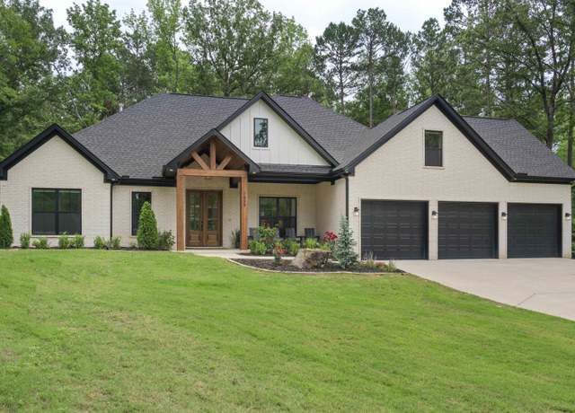 Property at 7056 Hannah Ln, Benton, AR 72109, 4 beds, 3.5 baths