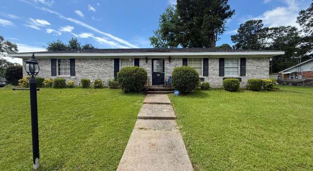 Photo of 410 Hathaway Dr, El Dorado, AR 71730