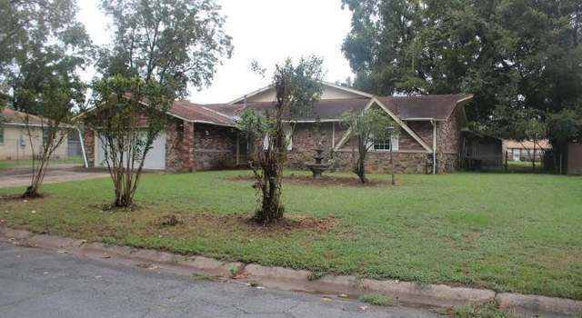 Photo of 48 Plantation Dr, Little Rock, AR 72206